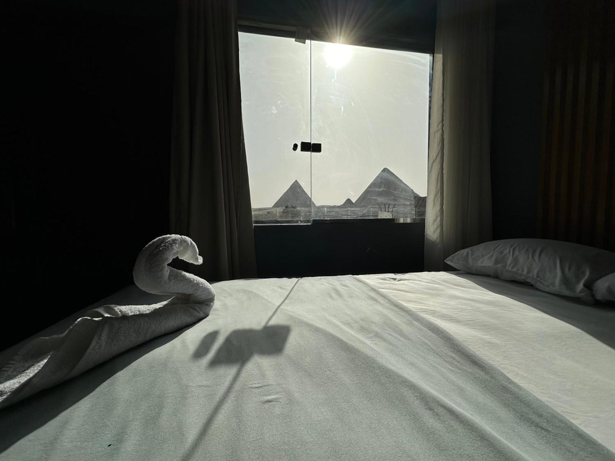 El 3 Amici Pyramids