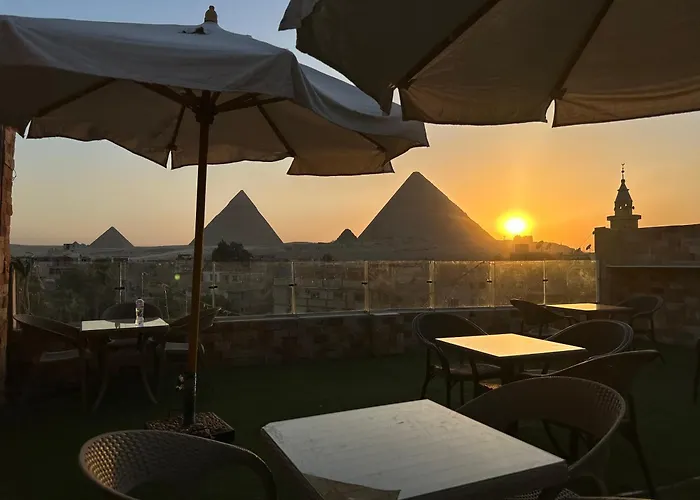 El 3 Amici Pyramids Inn